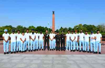 Indian men's hockey team post their victorious return from CWG 2022, visits National War Memorial
