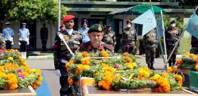 Army pays tribute to soldiers killed while foiling suicide attack in J&K