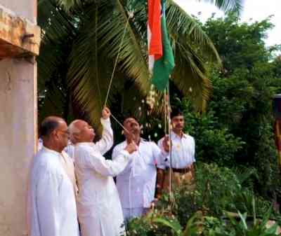 Mohan Bhagwat, RSS, Sangh leaders put Tricolour as DP on social media accounts
