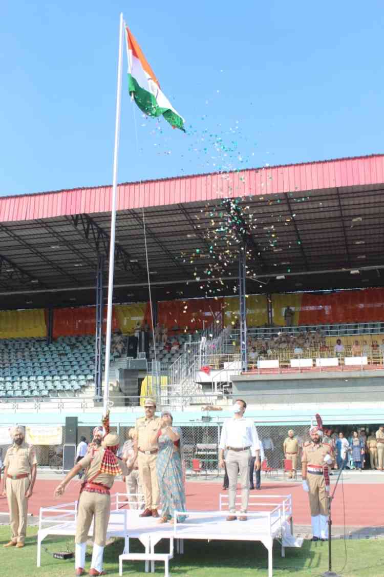 DC inspects full dress rehearsal of 76th state level Independence Day Function