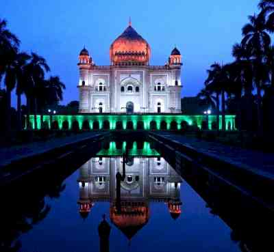 I-Day: Delhi dips in patriotic ardour, tricolur lights up iconic buildings