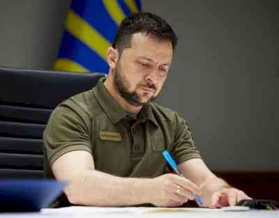 Zelensky proposes extending martial law, general mobilisation