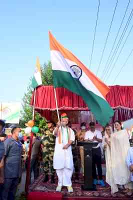 J&K L-G joins thousands to celebrate 'Har Ghar Tiranga Utsav' in Srinagar