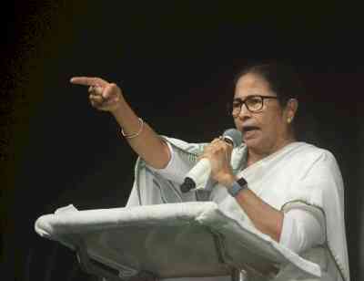 Mamata's call to party cadres on 'possible CBI action' against her creates uproar