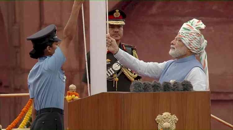 PM Modi hoists Tricolour at Red Fort; remembers freedom fighters