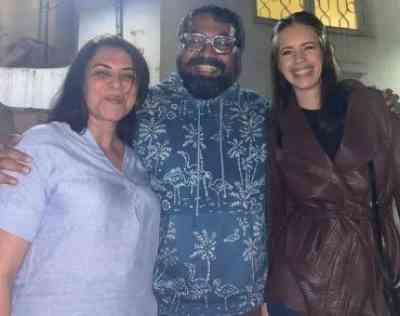 Anurag Kashyap posts happy pic with ex-wives Aarti Bajaj, Kalki Koechlin