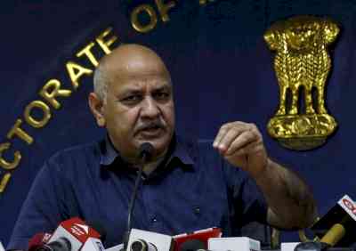 'Tell me where to come', Sisodia on lookout notice