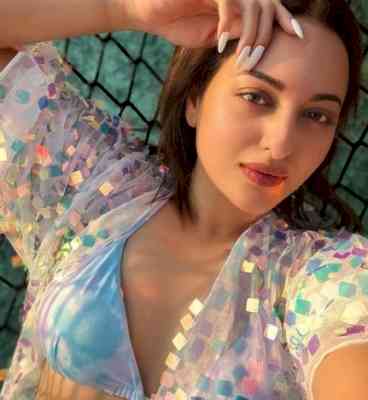 Sonakshi in UK shooting for brother Kussh's debut directorial