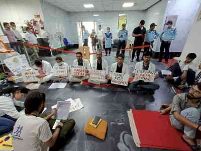 AIIMS students end protest after admin accepts demand