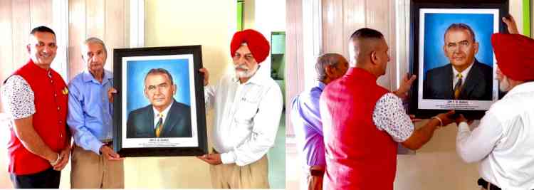 VC PAU Dr Satbir S Gosal and premier scientist from University of California Dr Gurdev Khush unveil refurbished 50 years old portrait of Dr TS Sutton digitized by Eminent Nature Artist Harpreet Sandhu