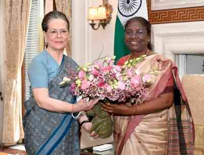 Sonia meets President Droupadi Murmu