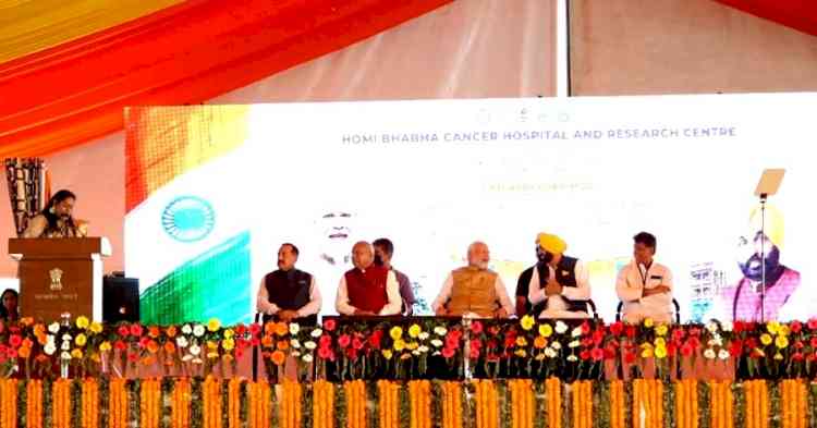 Rare show of bonhomie as Modi opens cancer hospital in Punjab