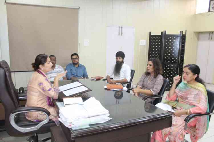 Jagraon ADC reviews Aadhaar enrolment in Ludhiana
