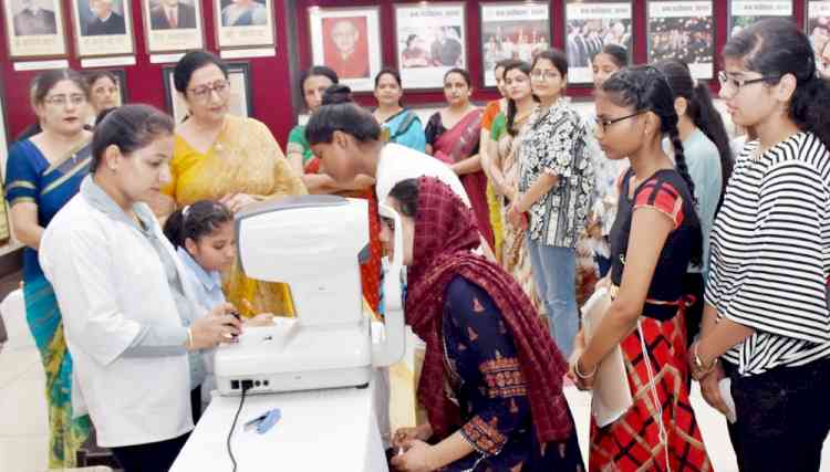 KMV organises free eye check up camp