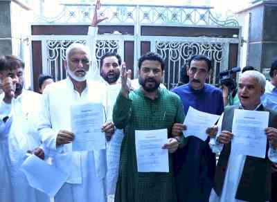 Several senior Congress leaders in J&K resign after Azad quits