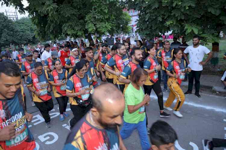 300 have go at Freedom Run to bring about ‘Freedom from Plastic’