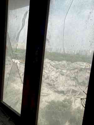 Twin Towers demolition: Window panes broken, cracks appear in neighbouring flats