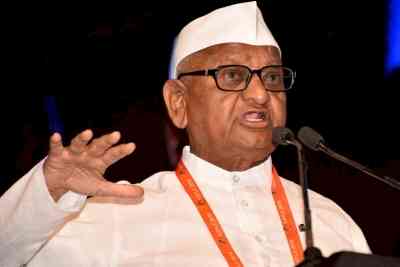 Anna Hazare reminds Kejriwal of his own lines from 'Swaraj' over excise policy