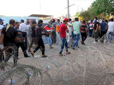 Iraq's al-Sadr calls on supporters to end protests within hour