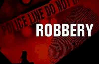 Two persons robbed of jewellery worth Rs 2 crore by four robbers in Delhi