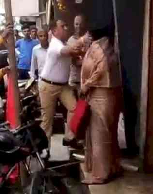 Maha shocked as MNS men abuse, push, assault woman shopkeeper