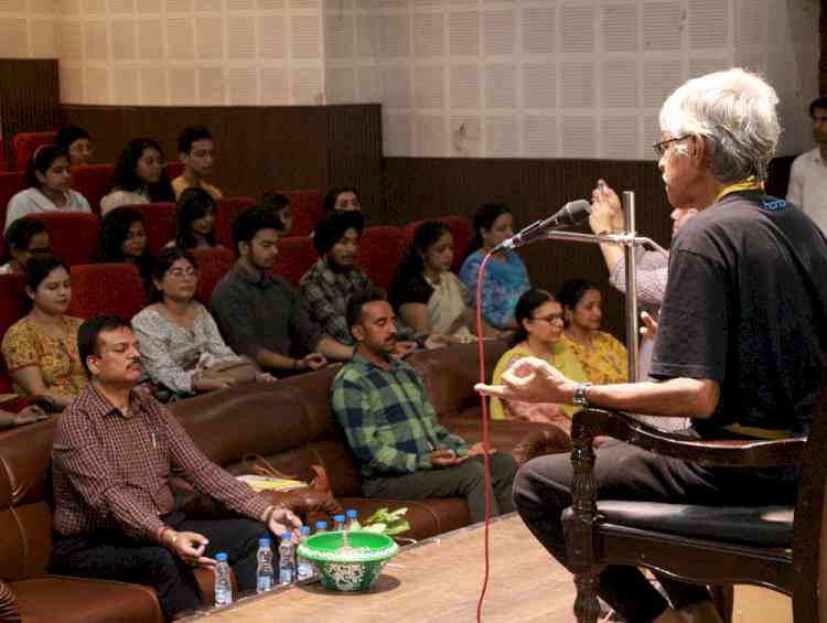 Spic Macay’s Founder, Dr. Kiran Seth, inaugurates DAVIET Spic Macay Heritage Club during Volunteer’s Meet