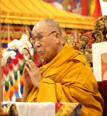 Chinese authorities sentence two Tibetan monks to prison for possessing Dalai Lama's photos