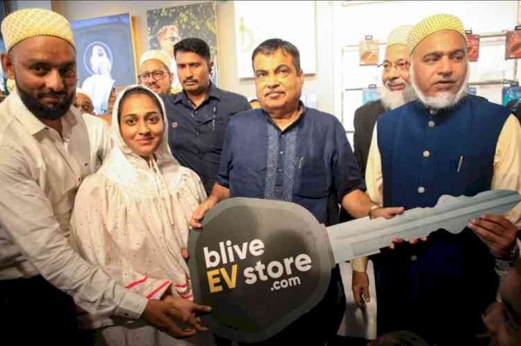 Nitin Gadkari inaugurates BLive’s second Multi-brand EV store in Nagpur, third in state