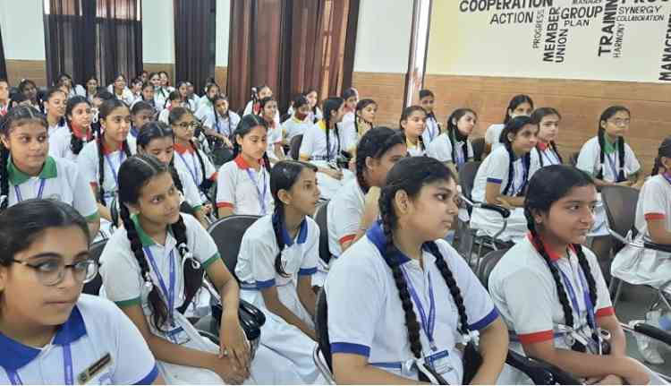 CT Public school conducted a seminar on Good hygiene