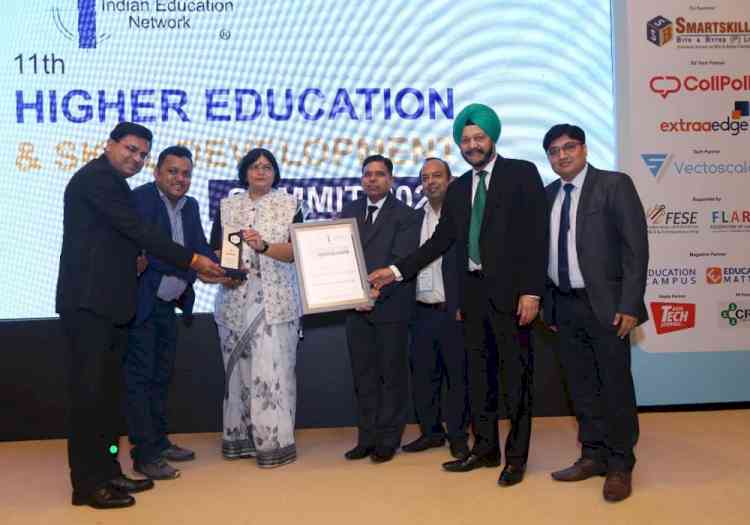 Amity Greater Noida received Excellence Award in two categories during 11th Higher Education and Skill Development Summit   