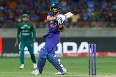 Asia Cup 2022: Virat Kohli slams 60 as India make a competitive 181/7 against Pakistan