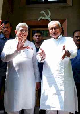 Not a claimant for PM's post: Nitish Kumar