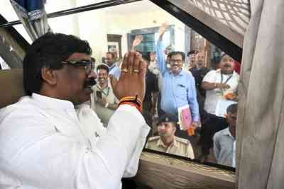 J'khand CM Hemant Soren wins trust vote, BJP stages walkout