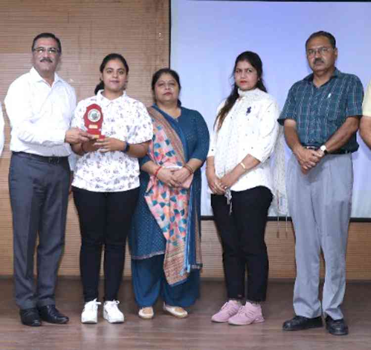 Doaba College’s Alisha  1st in B.A B.Ed in GNDU