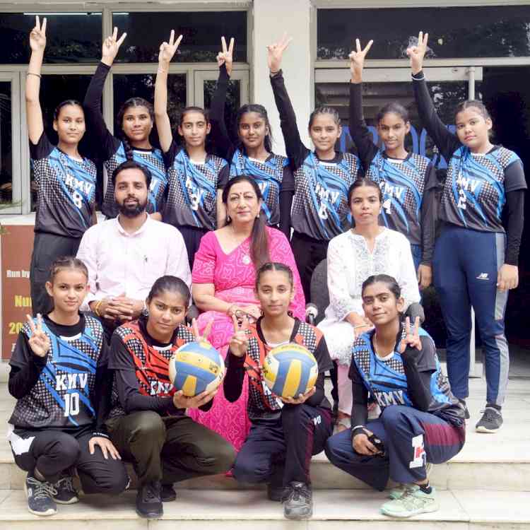 KMV Collegiate Sr. Sec. School volleyball team bags champion position in under-19 East Zonal and district level tournament 