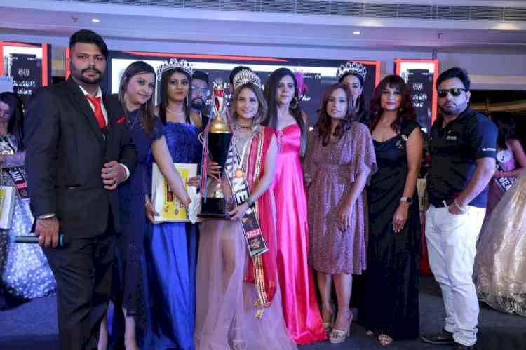 Miss & Mrs Capital of India 2022 beauty show held
