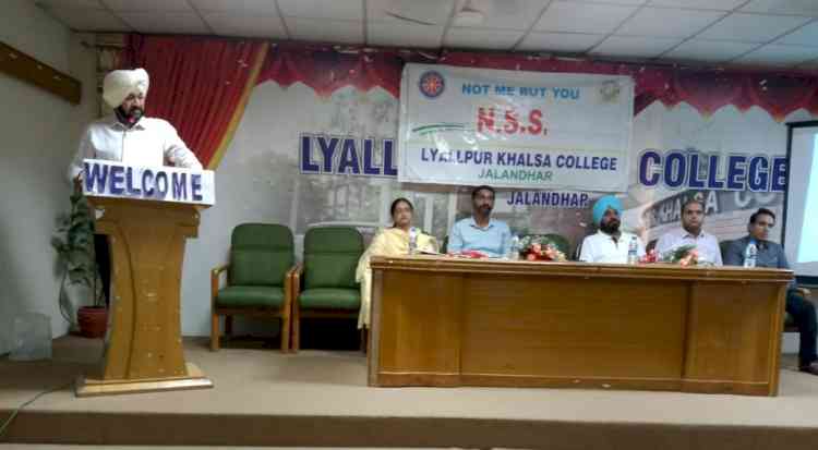 NSS Unit Lyallpur Khalsa College creates history on NSS Foundation Day