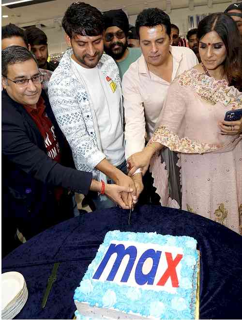 Singer, model Ajay Hooda inaugurates Max Fashion first store