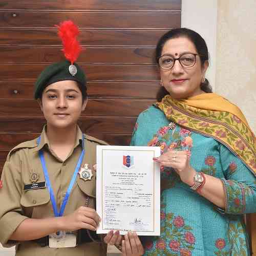 KMV’s NCC Cadet Sgt. Yashika Sharma selected for All India Thal Sena Camp 2022 