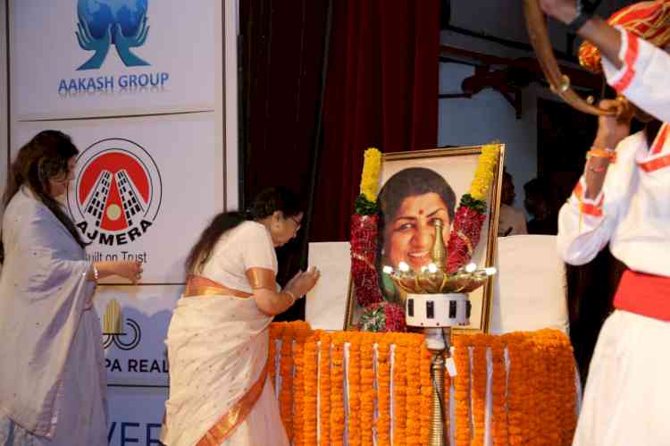 Concert “Geet-O-Ghazal Ki Sarita Hamari Lata” by Falisha Entertainment paid tribute to Lata Mangeshkar