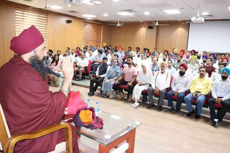 Healthy mind always gives healthy body which can create healthy society: Yogi Amandeep