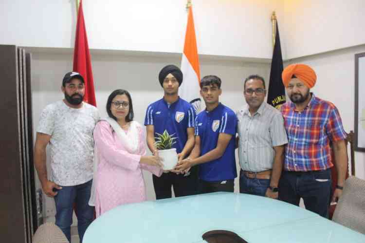 DC lauds two Indian National U-17 football team players for bringing laurels to Ludhiana