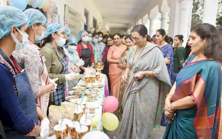 KMV organizes Commerce Mela- Students Endeavor