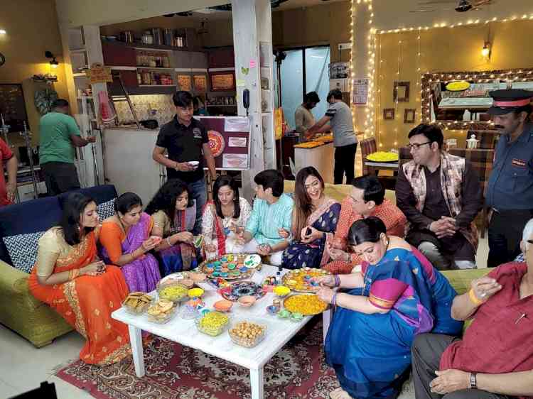 The Wagles celebrate a clean, green and khushiyon wali Diwali at their sets!