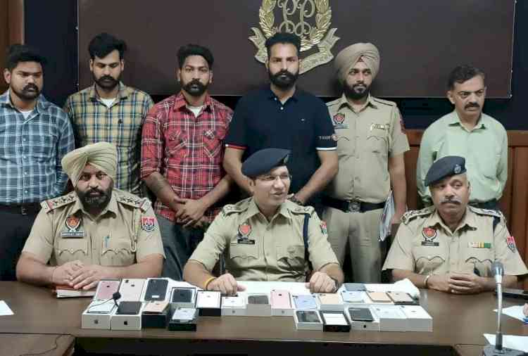Two members of robber’s gang arrested, 32 mobiles recovered