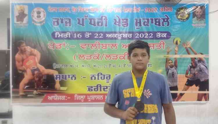 Sarabjot of Dips got third place in state level wrestling competition