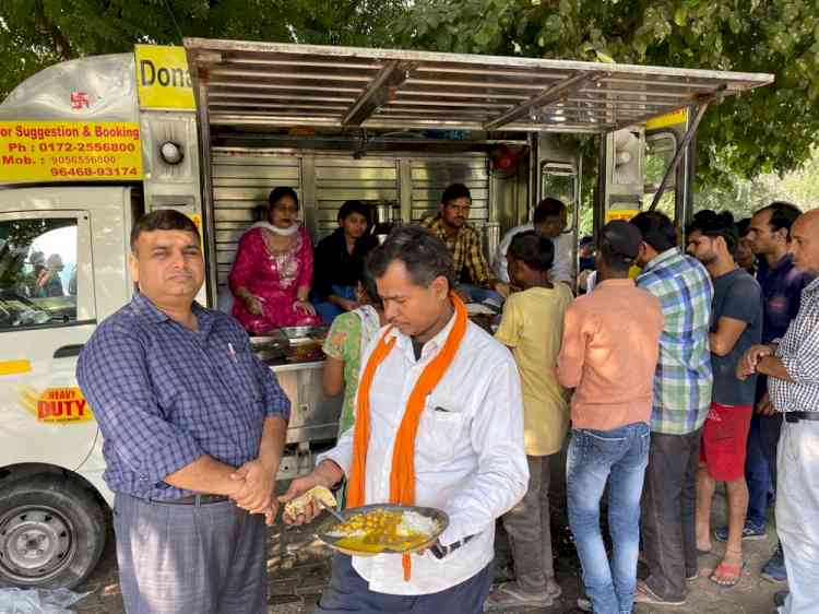 Bhandara held to celebrate Gopashtami