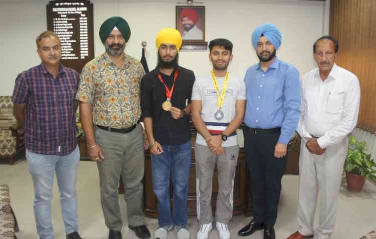 STUDENTS OF LYALLPUR KHALSA COLLEGE WON MEDALS IN THE KHEDAN WATAN PUNJAB DIYA