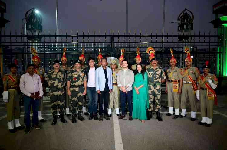 Cast of spy thriller 'Mukhbir - The Story of a Spy' reaches Golden Temple and Wagah Border 