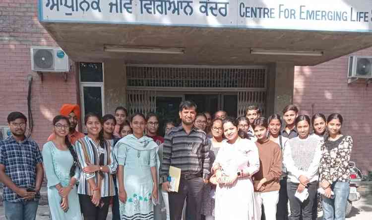 GNA University organised Educational Visit to Emerging Life Sciences Department GNDU